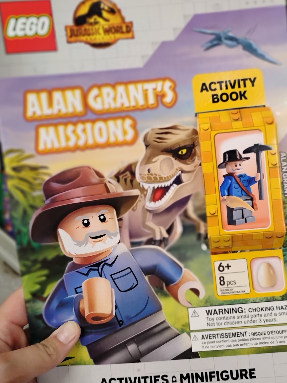 Lego Jurassic World Alan Grant Activity Book with Blue Outfit Minifigure